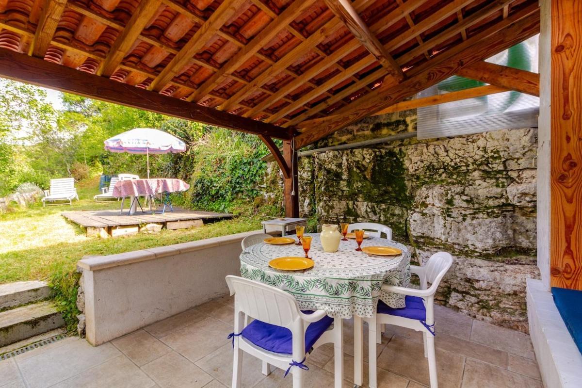 Maisonnette Dans Un Ecrin De Pierre Et De Verdure Holiday home